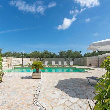 לגאנאס Eleni'S Family Villa מראה חיצוני תמונה