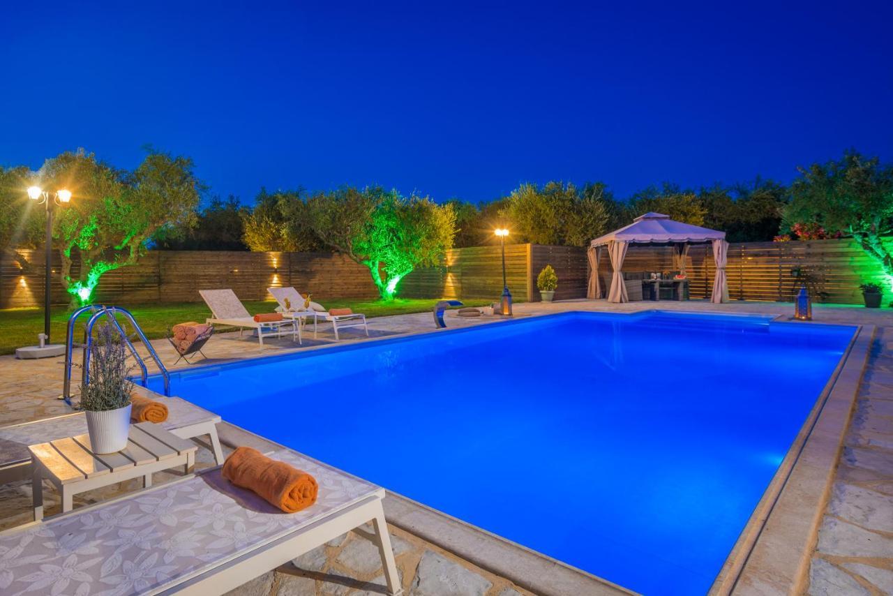 לגאנאס Eleni'S Family Villa מראה חיצוני תמונה