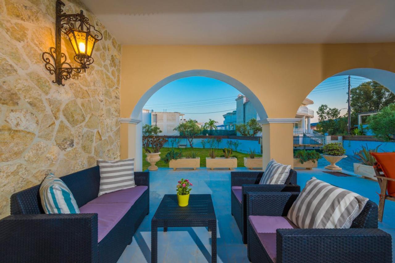 לגאנאס Eleni'S Family Villa מראה חיצוני תמונה