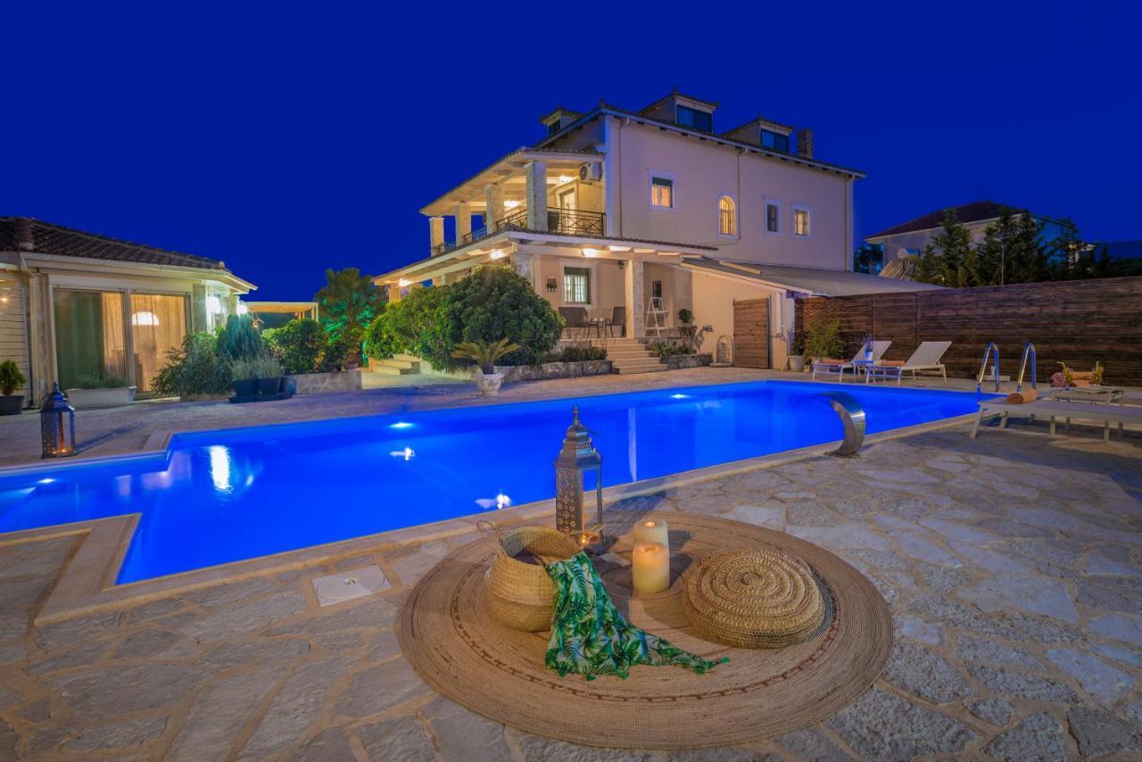 לגאנאס Eleni'S Family Villa מראה חיצוני תמונה