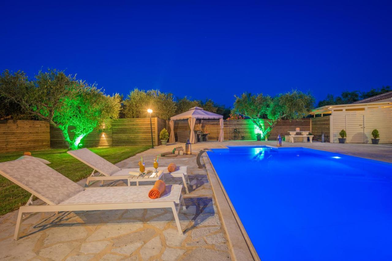 לגאנאס Eleni'S Family Villa מראה חיצוני תמונה