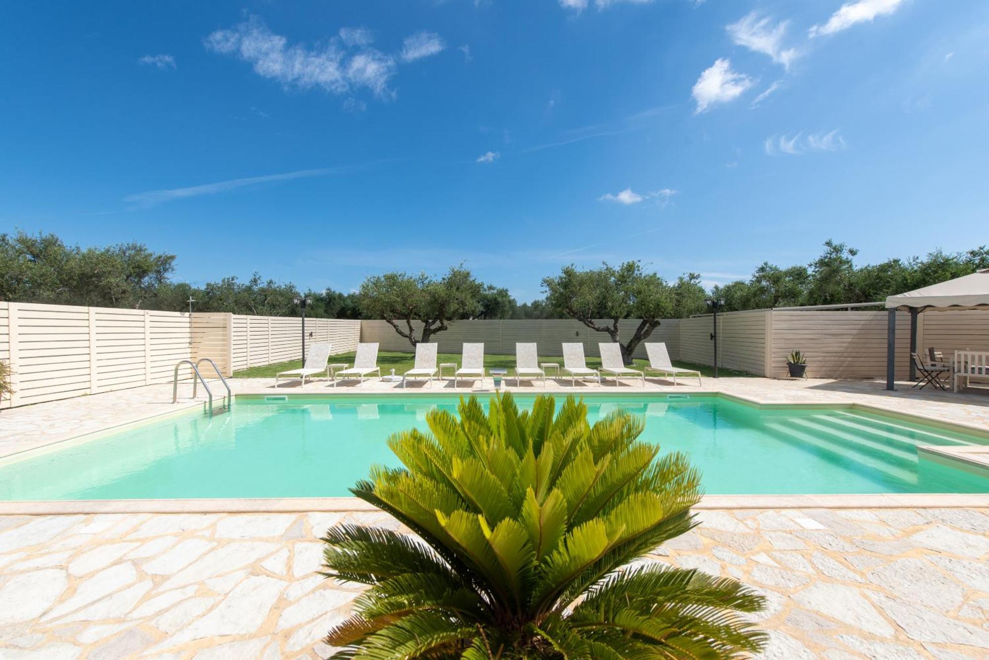 לגאנאס Eleni'S Family Villa מראה חיצוני תמונה