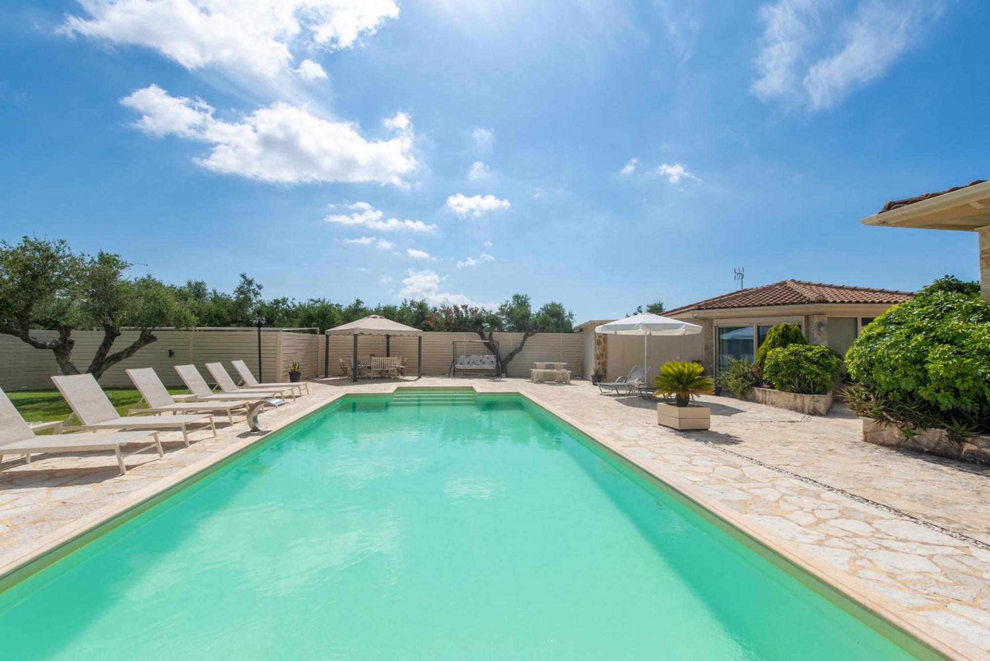 לגאנאס Eleni'S Family Villa מראה חיצוני תמונה