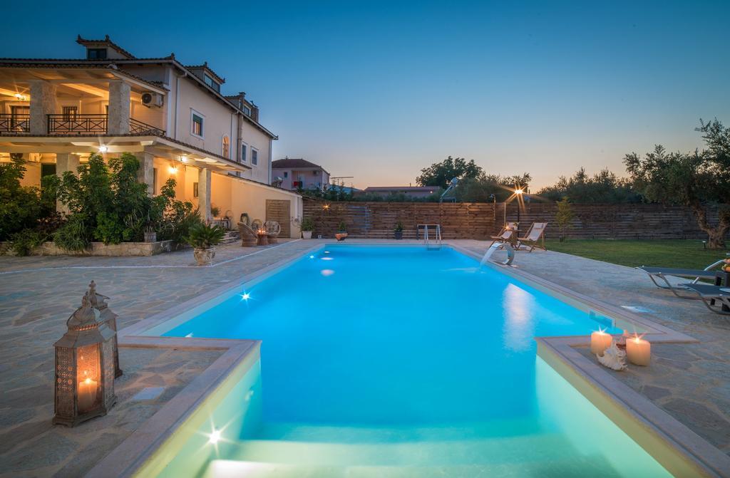 לגאנאס Eleni'S Family Villa מראה חיצוני תמונה